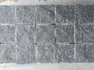Dunkelgraue Granit-Kopfstein-Straßenbetoniermaschinen, Granit der Dichte-2.8g/Cm3 berechnet Pflasterung